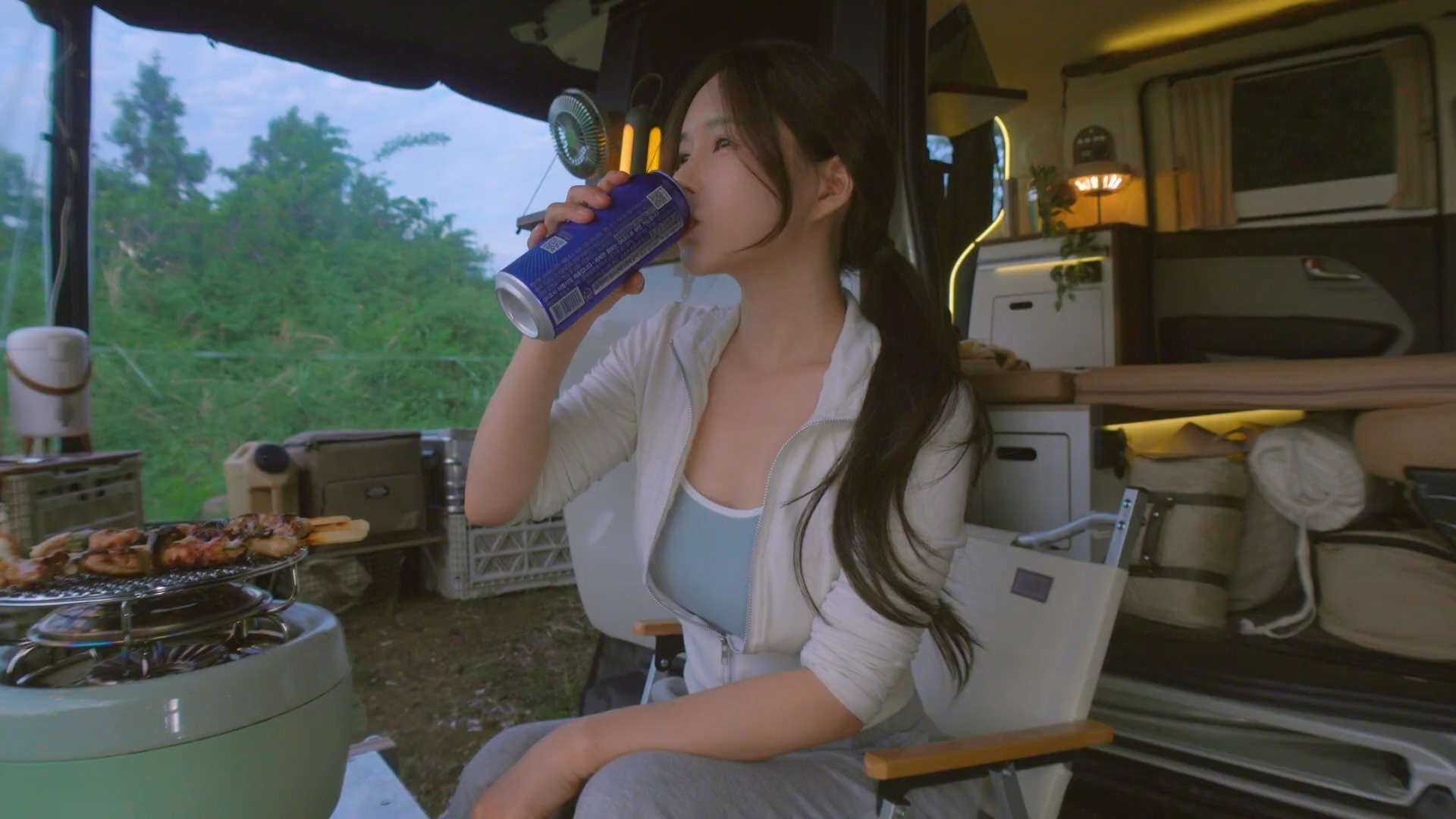 纽约苏富比拍卖行将拍卖珍稀幼年角鼻龙骨骼化石